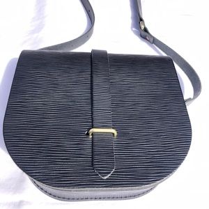 BLACK LEATHER CROSSBODY BAG